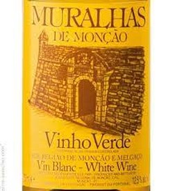 Adega Muralhas Vinho Verde 2022